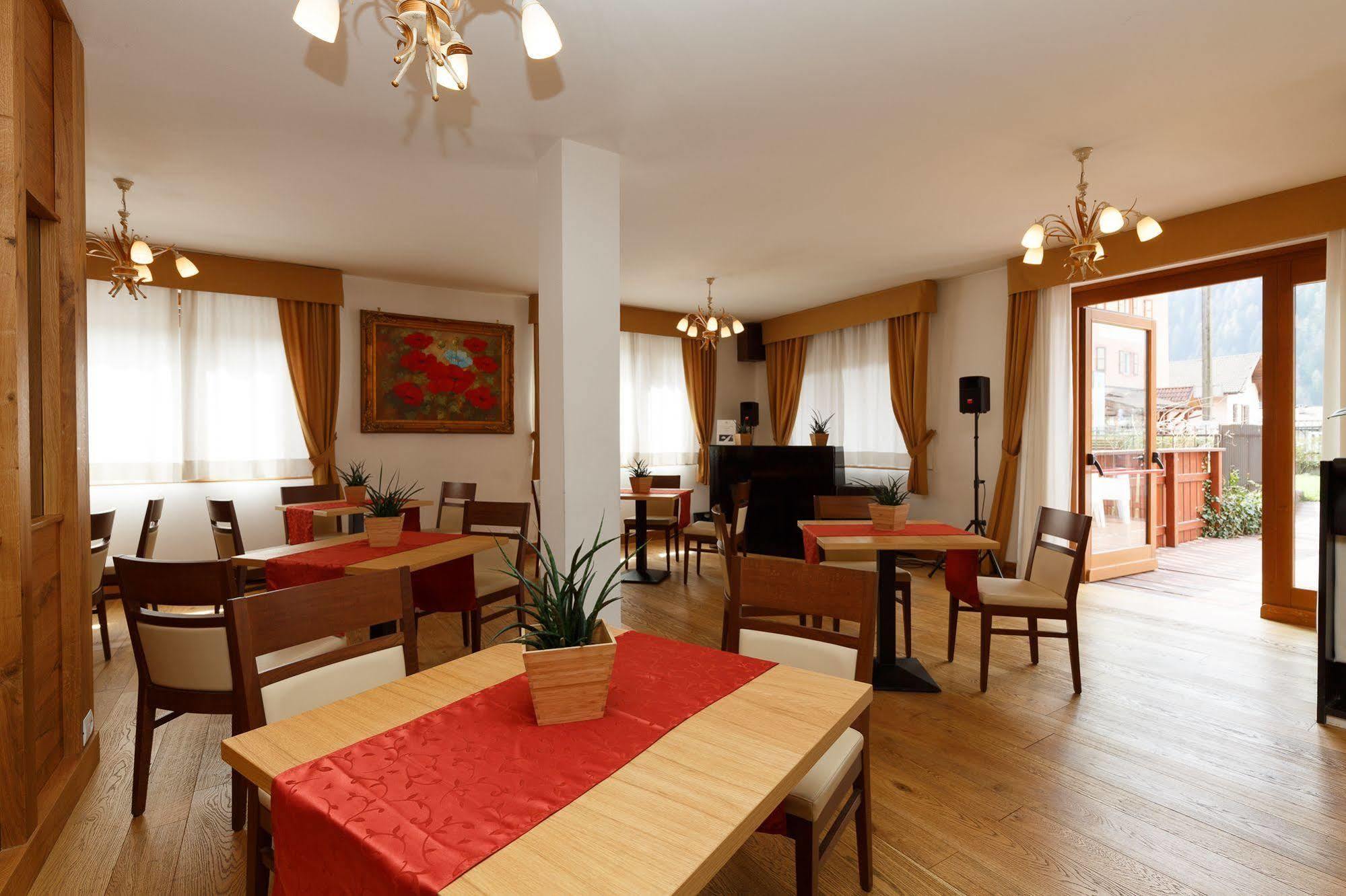 Olympic Regina Hotel Pinzolo Buitenkant foto