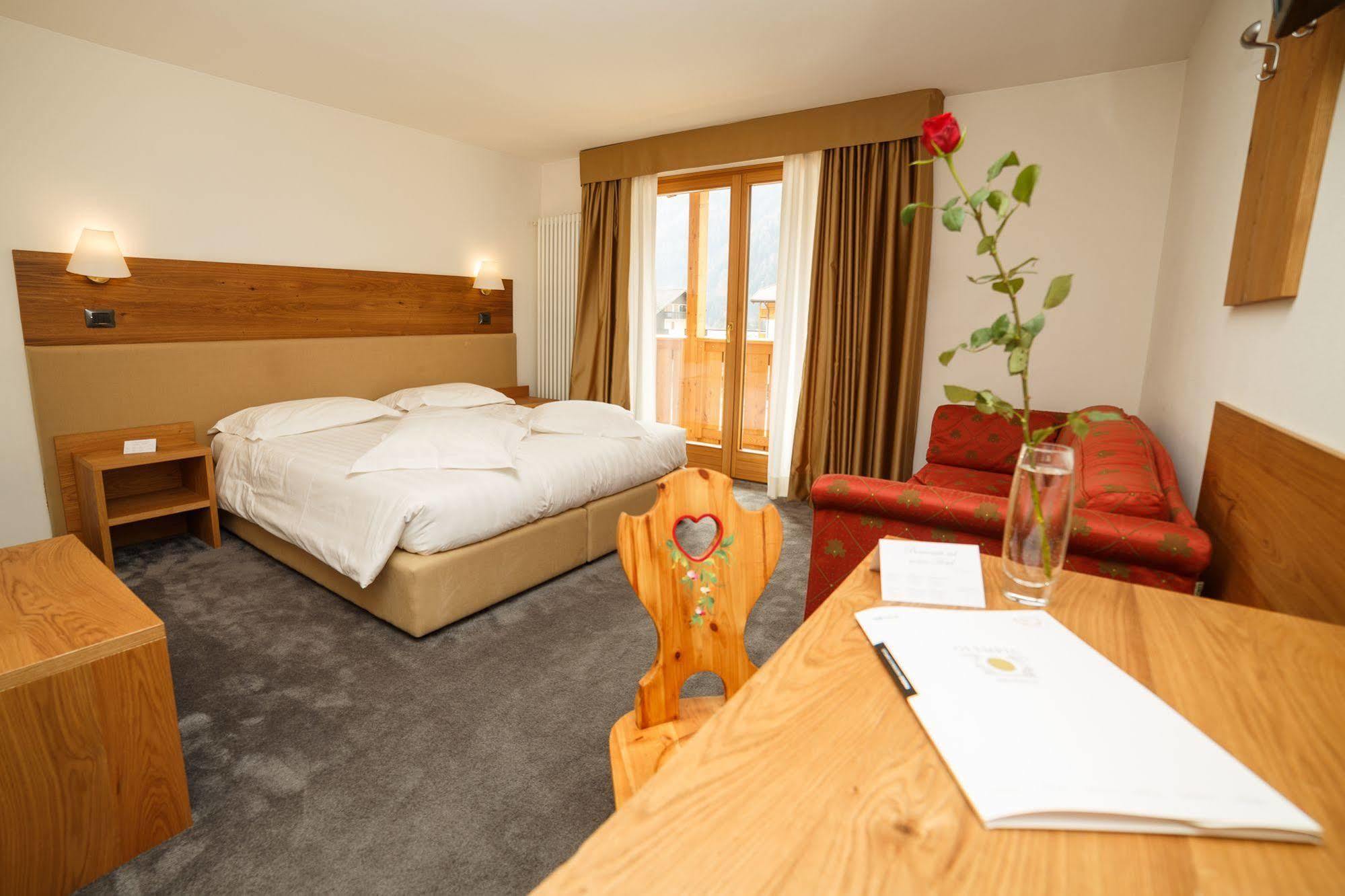 Olympic Regina Hotel Pinzolo Buitenkant foto