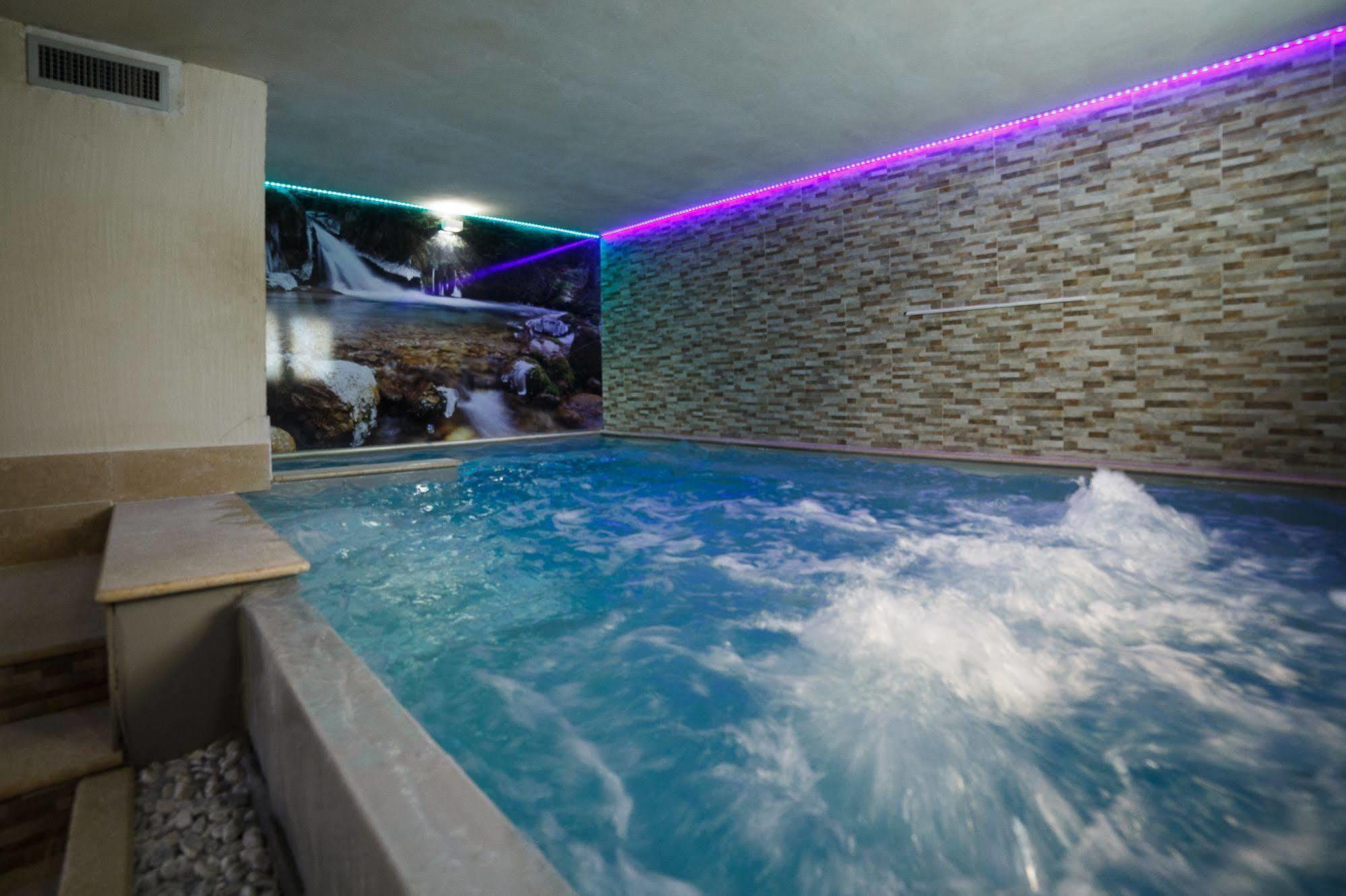 Olympic Regina Hotel Pinzolo Buitenkant foto