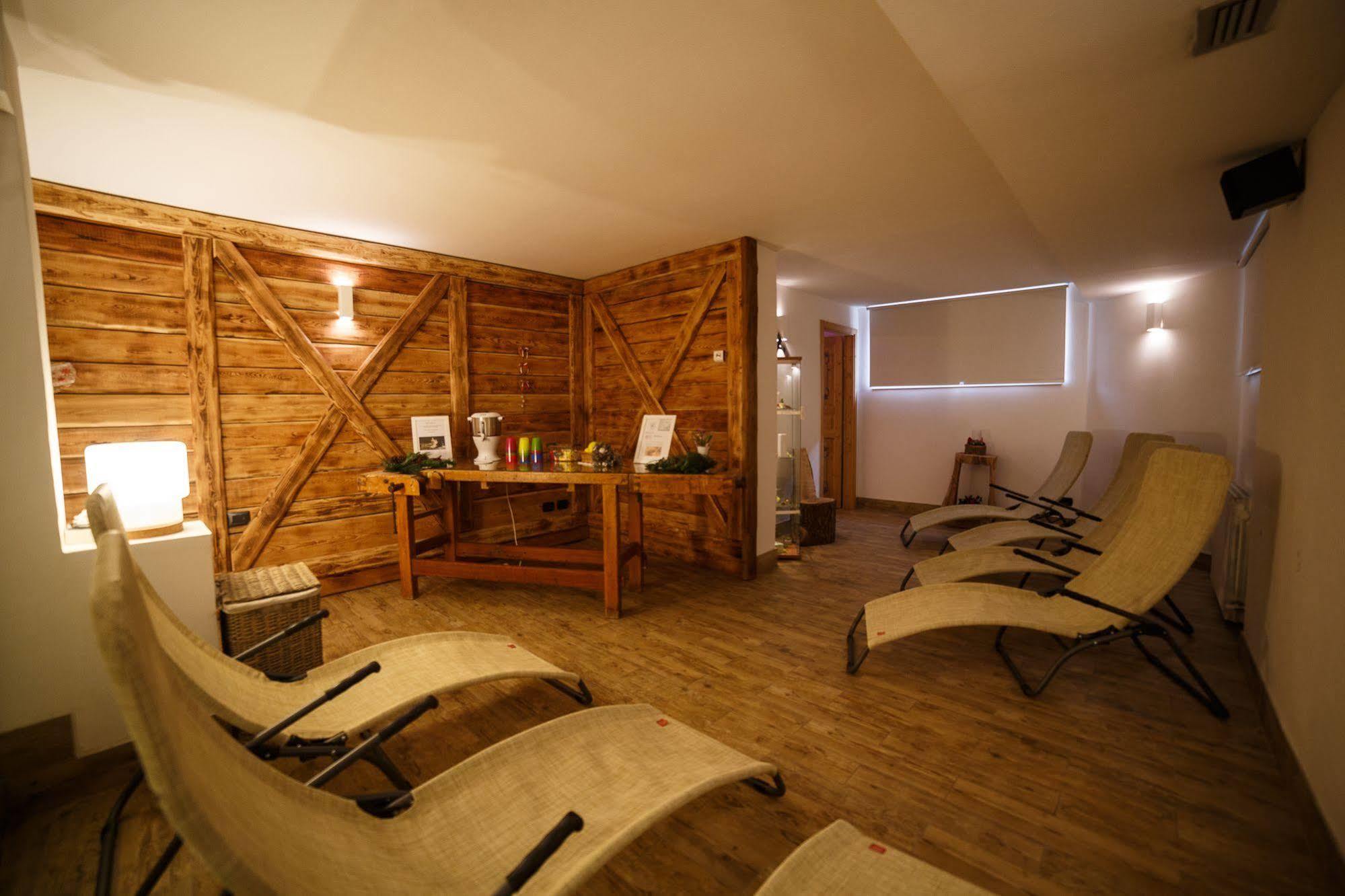 Olympic Regina Hotel Pinzolo Buitenkant foto